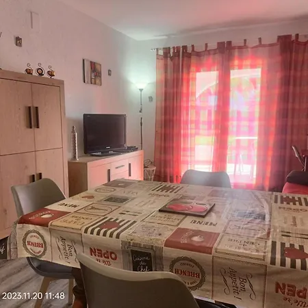 Frente Al Mar Con Terraza Y Vista Al Jardin - Es-373-26 Daire